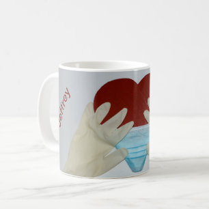 Mug Restez en bonne santé avec un masque et votre nom