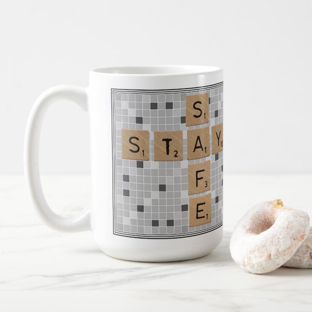Mug Restez en sécurité sur les carreaux de jeu (Avec donut)