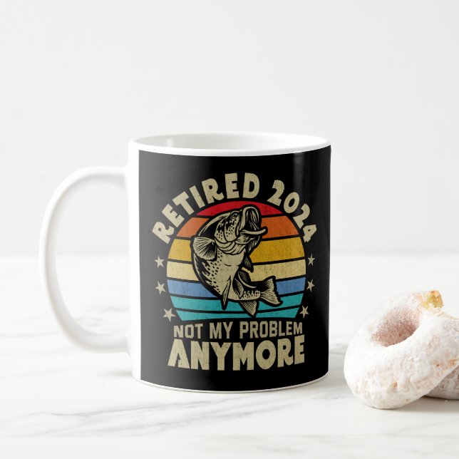Mug Retraité 2024 Pas mon problème Plus drôle Pêche (Avec donut)