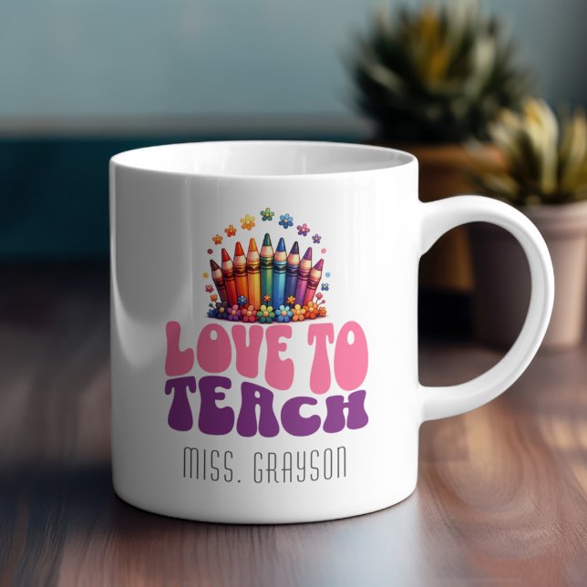 Mug Retro 'Amour à Enseigner' Crayon Design Nom de l'e (Créateur téléchargé)