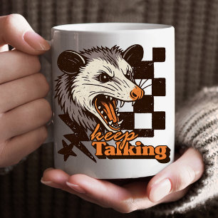 Mug Retro Continue Talking Feral Possum : Animal sauva