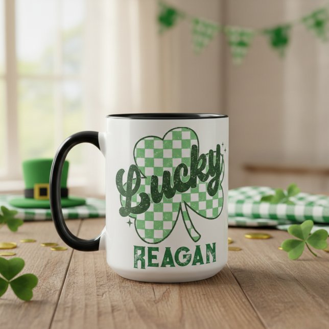 Mug Retro Lucky Shamrock St Patrick's Day Monogramme (Retro Lucky Shamrock St Patrick's Day Monogram Mug)
