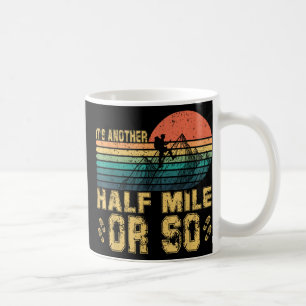 Mug Rétro Vintage Son Autre Demi-Km Environ Randonnée
