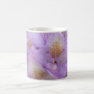 Mug Rhododendron léger de prune au printemps