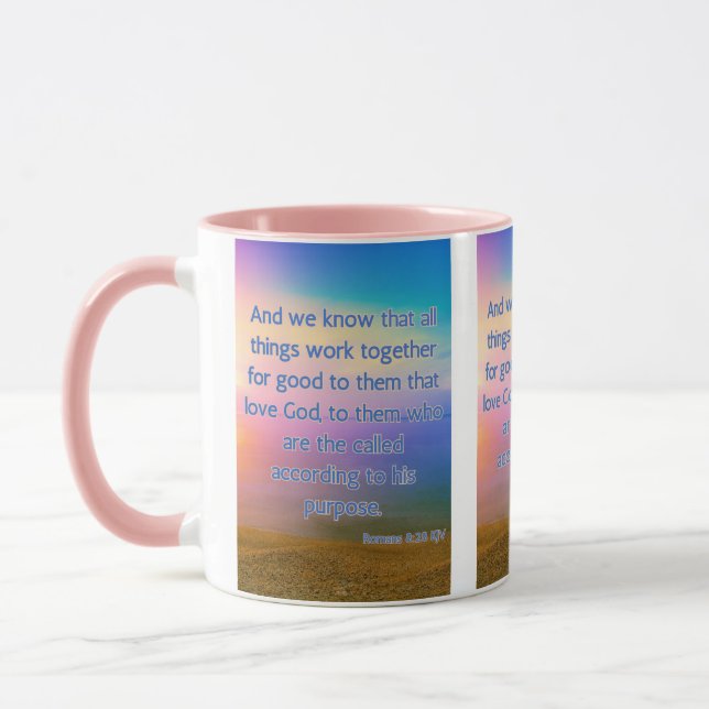 Mug Romains 8:28 KJV Bible Verse Pic Deux Tones (Gauche)