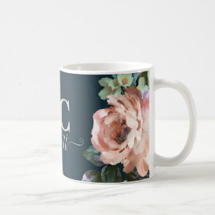 Mug Romantique foncé avec initiales florales peintes 