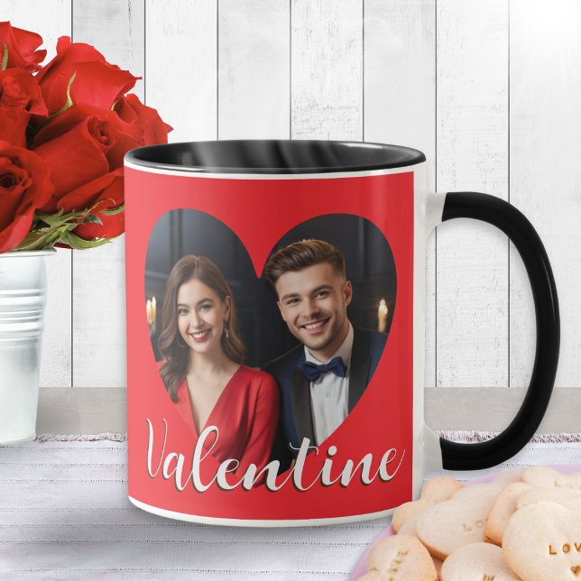Mug Romantique Moderne Cute Valentine Coeurs Personnal (A red mug for Valentine's Day with custom photo in a love-heart shaped 'frame' and your text on back)