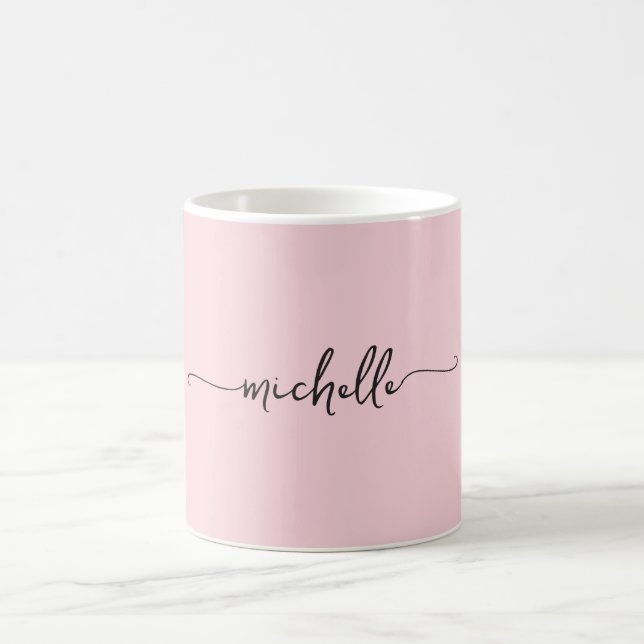 Mug Rose Pâle Élégant Script de Signature Monogramme (Centre)