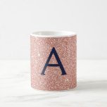 Mug Rose Rose Rose Gold Marine Blue Parties scintillan<br><div class="desc">Blush Pink - Rose Gold et Navy Blue Sparkle Parties scintillant Monogramme Nom et première tasse de café. La tasse fait le cadeau parfait pour quelqu'un qui aime l'or rose.</div>
