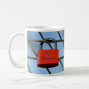 Mug Rouge Love Lock cadenas avec coeur sur la clôture