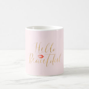 Mug Rougissent les belles lèvres roses d'or bonjour