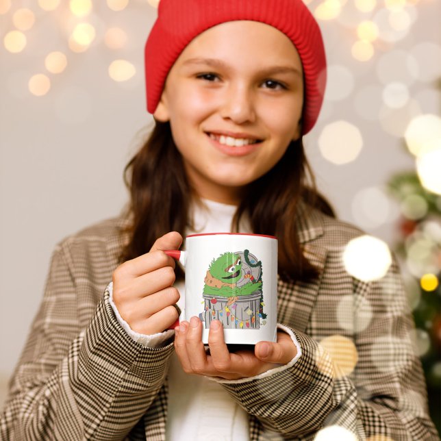 Mug Rue Sésame | Oscar de Noël le Groupement (Kid holding mug)