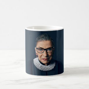 Mug Ruth Bader Ginsburg souffler rose bulle gomme