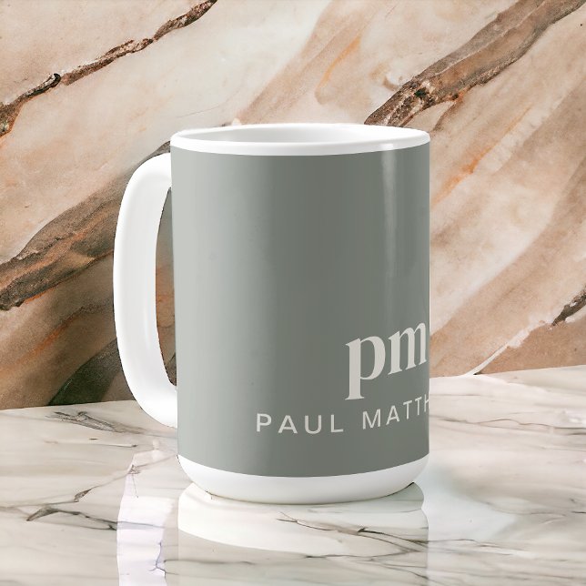 Mug Sage Green Moderne Minimal Personnalisé Monogramme (Créateur téléchargé)