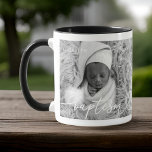 Mug Saint Baptême Élégant Moderne Chic Coeur Bébé Phot<br><div class="desc">Ce design simple et moderne est composé de typographie serif et d'ajouter une photo personnalisée,  ajouter le nom du bébé et le mois et l'année du baptême</div>