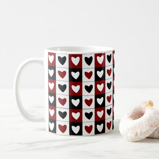 Mug Saint Valentin Rouge Noir Blanc Coeurs Motif (Avec donut)