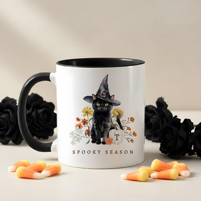 Mug Saison effrayante Chat noir Automne Floral Monogra (Spooky Season Black Cat Fall Cozy Floral Monogram Mug)