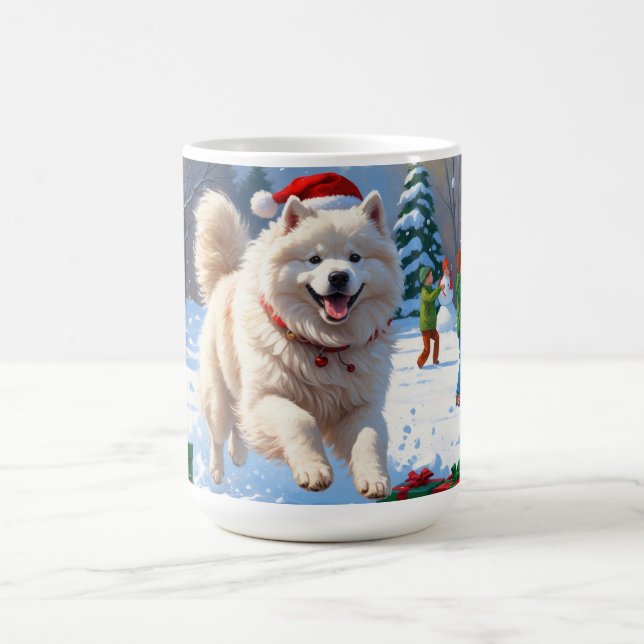 Mug Samoyède courant dans la neige avec un chapeau de  (Centre)