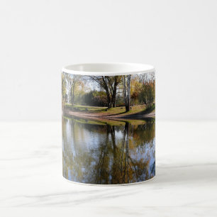 Mug Scène d'automne d'arbre de la nature eau