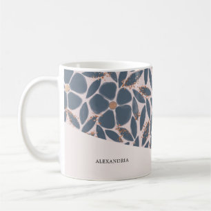 Mug scintillant or rose avec fleurs bleues fumées 