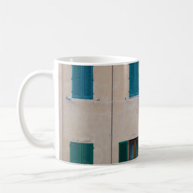 MUG SCONCE EXTÉRIEURE NOIRE SUR MUR PEINT ROSE (Gauche)