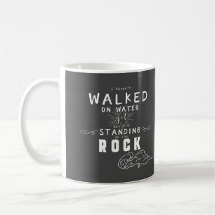 Mug Se tenir sur le rocher Inspirational Typography
