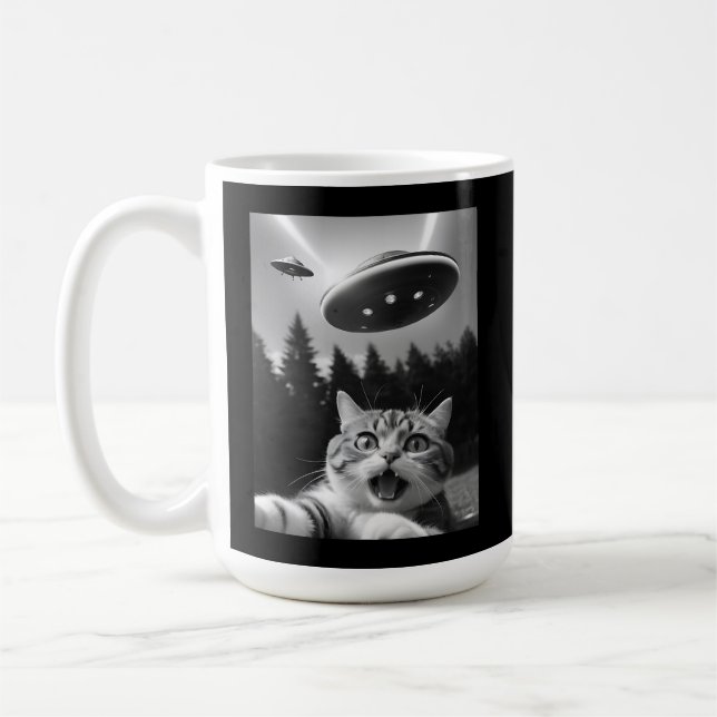 Mug Selfie de chat drôle avec Alien UFO (Gauche)