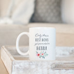 Mug Seules les meilleures mamans sont promues à Nonna<br><div class="desc">Seules les meilleures mamans sont promues à Nonna ! Notre jolie tasse à citation florale présente un doux sentiment dans la typographie manuscrite ornée d'un spray de fleurs d'aquarelle rose rousse. Un beau cadeau pour les nouvelles grand-mères ou la fête des mères.</div>