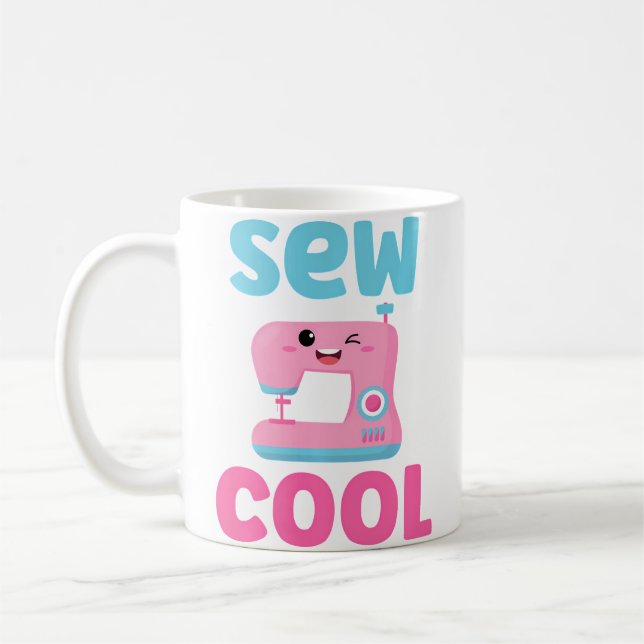 Mug Sew Cool Cute Kawaii Sewing Machine Funny Pun Quil (Gauche)