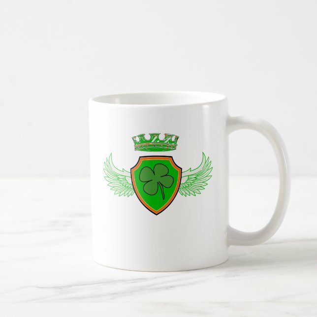 Mug Shamrock sur le bouclier avec les ailes et la (Droite)