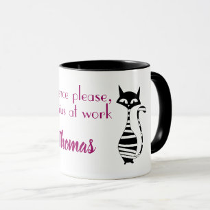 Mug Silence S'il vous plaît, génie au travail. Nom mod