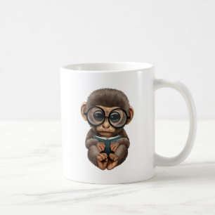 Mug Singe mignon de bébé lisant un livre