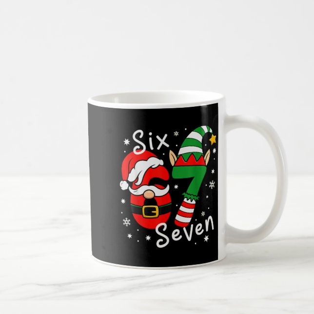 Mug Six Seven 67 Mème 6 7 Elfe Santa Noël Pyjama  (Droite)