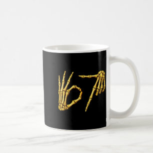 Mug Six Seven 6 7 Mème Drôle de Squelette Mains Signe 