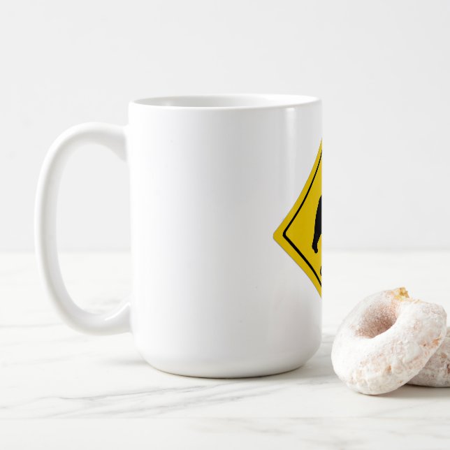 Mug SlipperySignal de passage de l'ours de Joe silhoue (Avec donut)