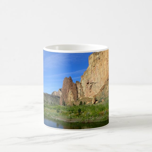 Mug Smith Rock State Park, Oregon (Centre)