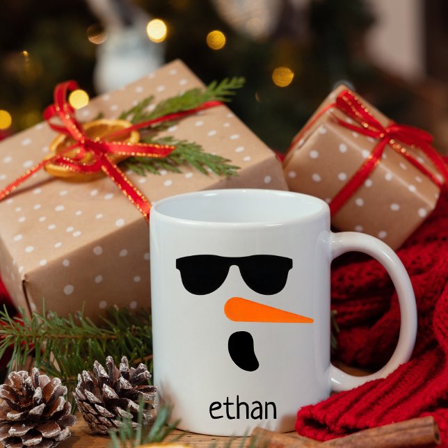 Mug Snowman personnalisé avec lunettes de soleil, Musi (Créateur téléchargé)