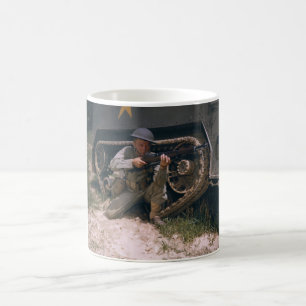 Mug Soldat de la Seconde Guerre mondiale agenouillé av