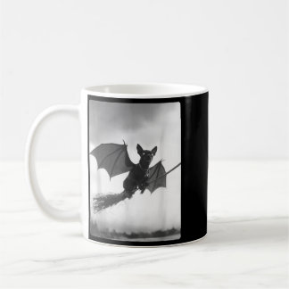 Mug Sorcière de Chihuahua gothique Balai Ailes de chau