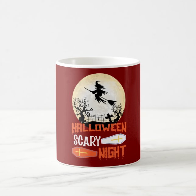 Mug Sorcière volante Halloween scène de cimetière café (Centre)