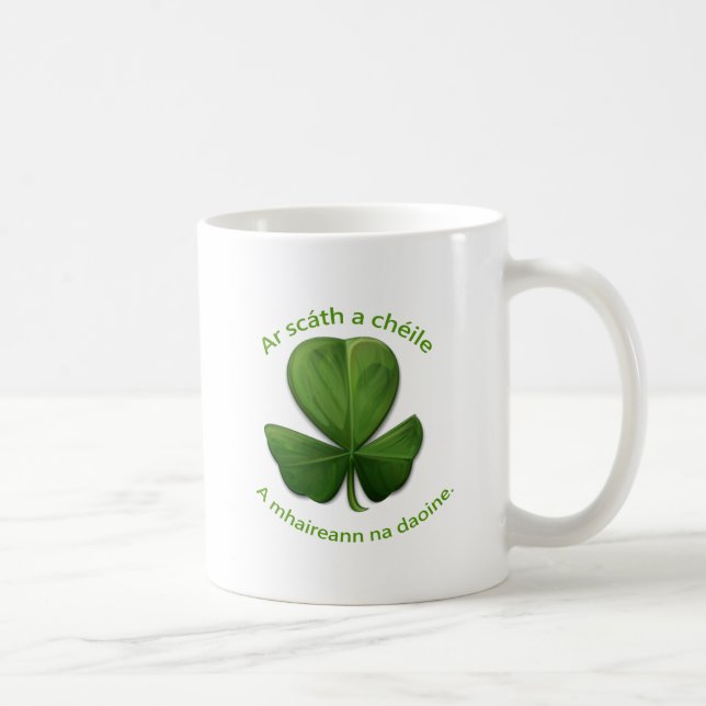 Mug Sous l'abri les uns des autres les gens survivent (Droite)
