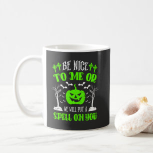 Mug Soyez gentil ou mettez Spell Halloween chauves-sou