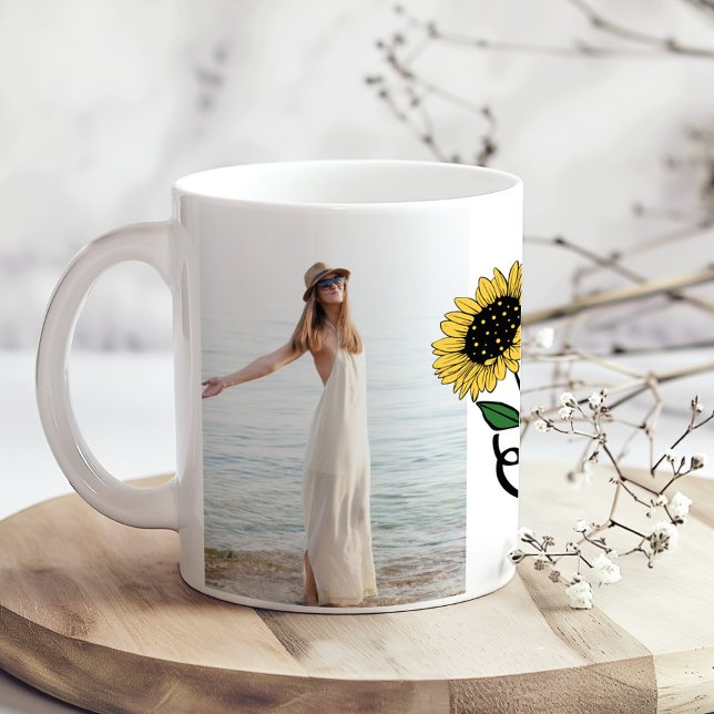 Mug "Soyez toujours votre propre soleil" 2 Photos pers ("Always Be Your Own Sunshine" 2 Custom Photos Coffee Mug on a boho kitchen table with tiny flowers)