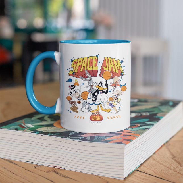 Mug SPACE JAM™ TUNE SQUAD™ 1996 Graphique (Mug on table)