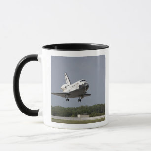 Mug Space Shuttle Discovery approche l'atterrissage 2