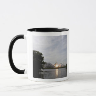 Mug Space Shuttle Endeavor se lève de 3