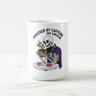 Mug Squelette Drôle Alimenté par la Caféine et le Sa