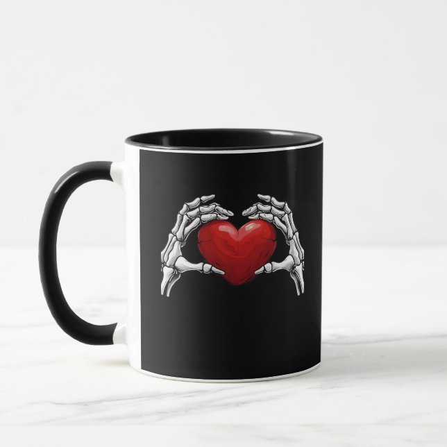 Mug Squelette Mains Tenant Un Coeur Rouge Design Class (Gauche)