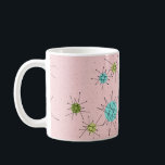 Mug Starburts atomiques rose Iconique<br><div class="desc">Ce motif de musique atomique rose emblématique présente des étoiles atomiques emblématiques. C'est vrai ! L'ancienne école, l'arrière - plan de couleur rose Première dame avec des taches d'or est la toile de fond parfaite pour le céleri turquoise, apaisant et kitsch cercles de couleur vert poire. Les taches de couleur...</div>