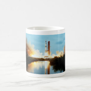 Mug Station spatiale du Skylab - lancement de Saturn V